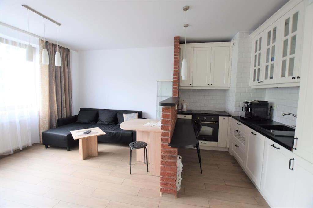 Apartament Z Podziemnym Parkingiem Ulica Wroclawska Красков Екстериор снимка